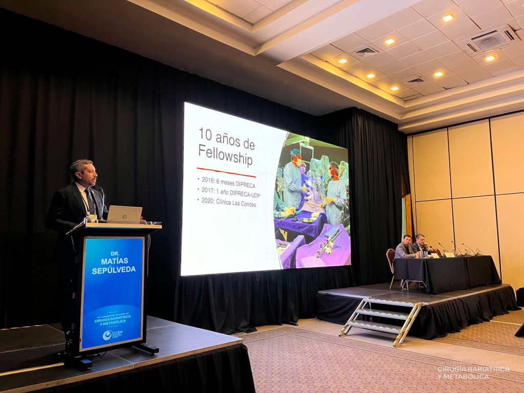 Dr. Matías Sepúlveda exponiendo en el VIII Congreso Chileno de Cirugía Bariátrica y Metabólica